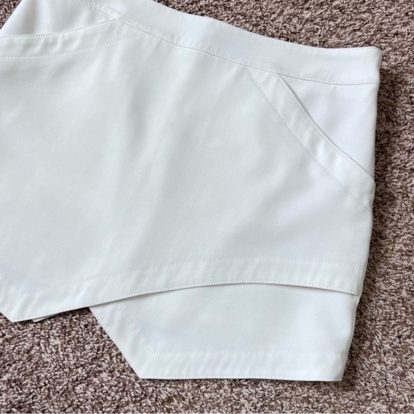 BCBGMAXAZRIA Off White Mini Skirt Asymmetrical Hem Small - Picture 5 of 12